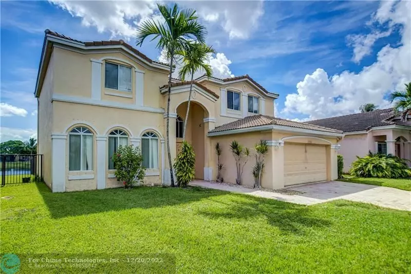 1704 E Harmony Lake Circle, Davie, FL 33324