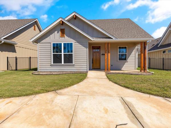 404 Westpark Drive, Granbury, TX 76049