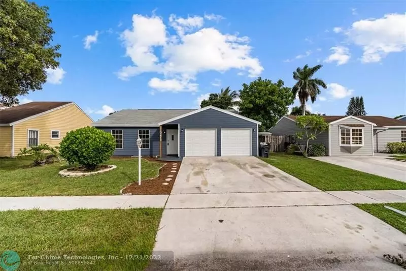 5271 Canal Cir, Lake Worth Beach, FL 33467