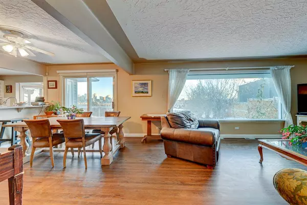 Calgary, AB T2N 3V6,1937 Briar CRES NW