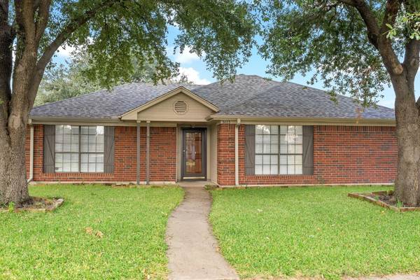 3613 Drakestone Avenue, Rowlett, TX 75088