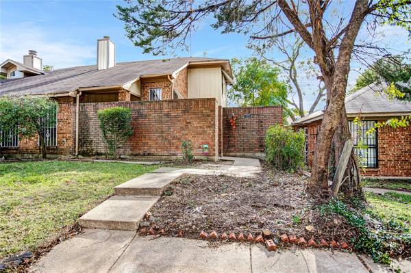 10220 Oak Terrace Circle, Dallas, TX 75227