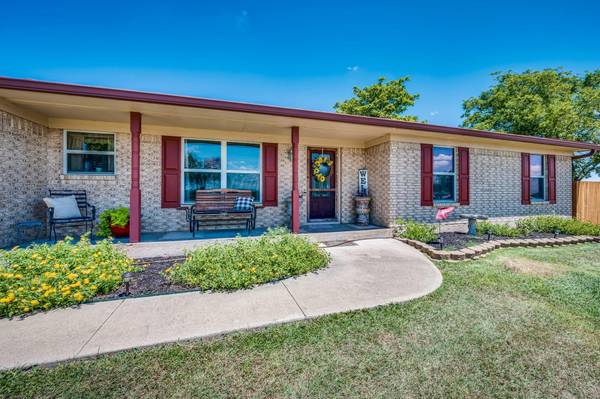 389 Campbell Road, Waxahachie, TX 75167