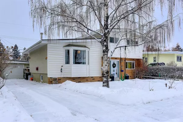 Calgary, AB T3E 5J6,2811 63 AVE SW