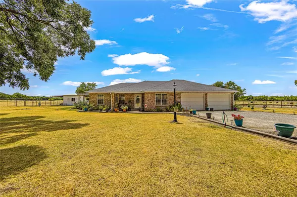 444 County Road 4700,  Trenton,  TX 75490