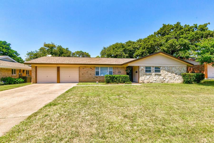 1706 Windlea Drive, Euless, TX 76040