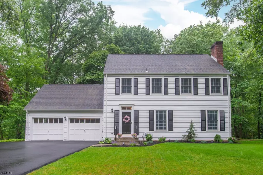 5 Glendale Ter, Kinnelon Boro, NJ 07405