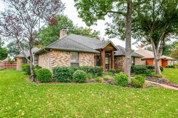 522 Ridgegate Drive, Garland, TX 75040