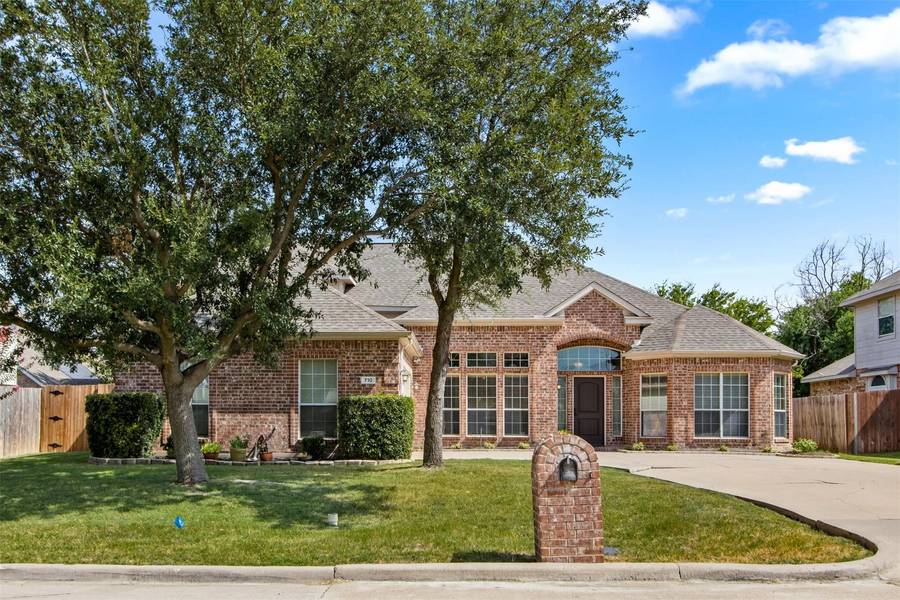 710 Manchester Drive, Mansfield, TX 76063