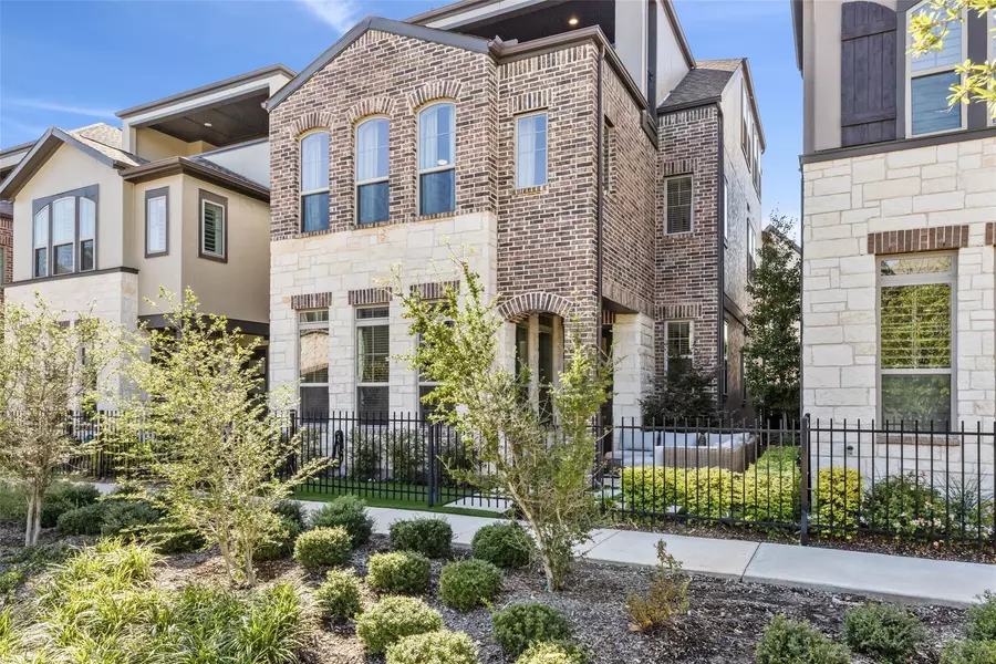 7048 Mistflower Lane, Dallas, TX 75231