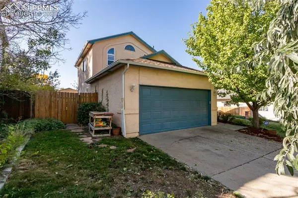 Pueblo, CO 81001,8 White Dove CT