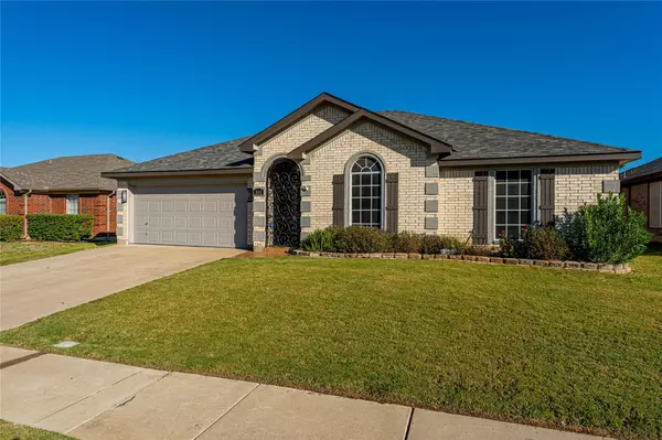 509 Road Runner Drive, Arlington, TX 76002