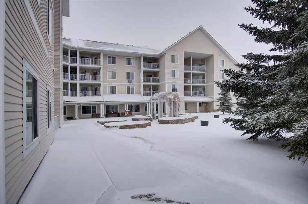 Airdrie, AB T4B 2M5,305 1 AVE NW #205