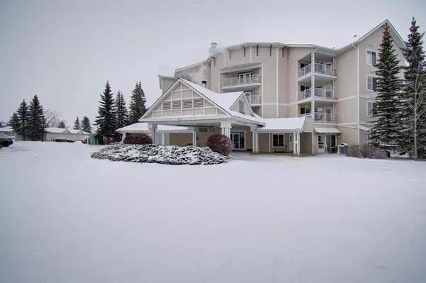 Airdrie, AB T4B 2M5,305 1 AVE NW #205