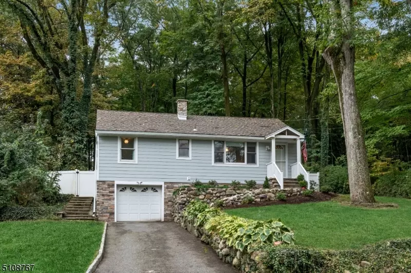 55 Kiel Ave, Kinnelon Boro, NJ 07405