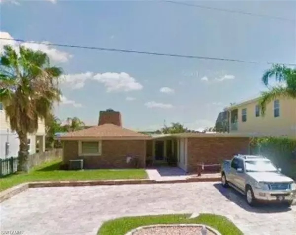 240 Ibis ST, Fort Myers Beach, FL 33931