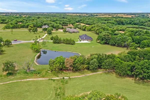 334 Golf Walk Circle, Denison, TX 75020