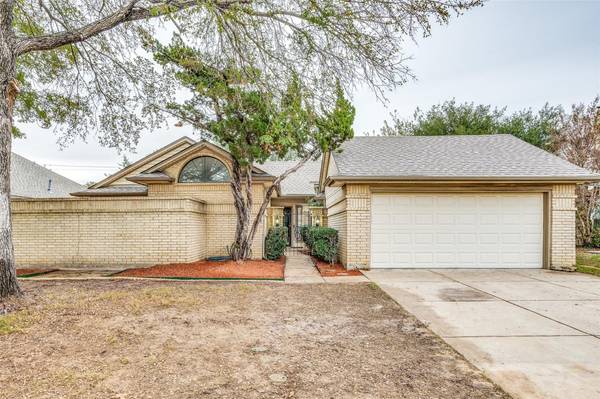 5509 Misty Crest Drive, Arlington, TX 76017