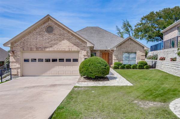 8820 Sundance Place Court, Granbury, TX 76049