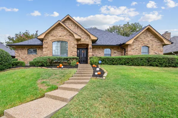 705 Bunker Hill Drive, Arlington, TX 76011