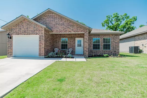 1417 Hemphill Street, Greenville, TX 75401