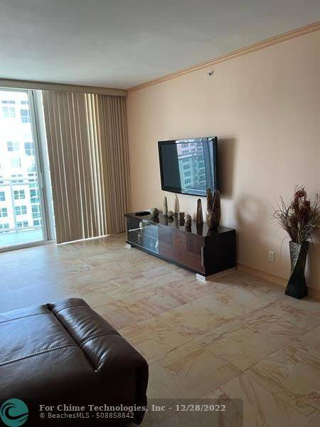 Hollywood, FL 33019,3001 S Ocean Dr  #1507