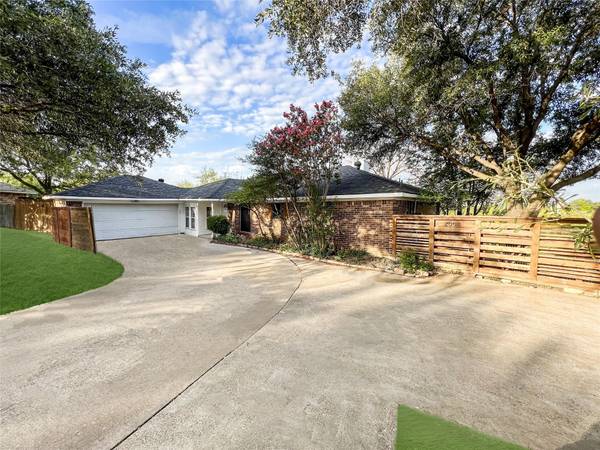 2004 Chestnut Road,  Carrollton,  TX 75007