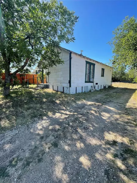 103 W 3rd Street, Coleman, TX 76834