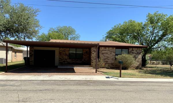 306 W 2nd Street, Coleman, TX 76834