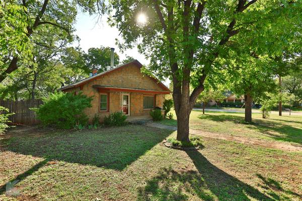 501 Brown Avenue, Tuscola, TX 79562