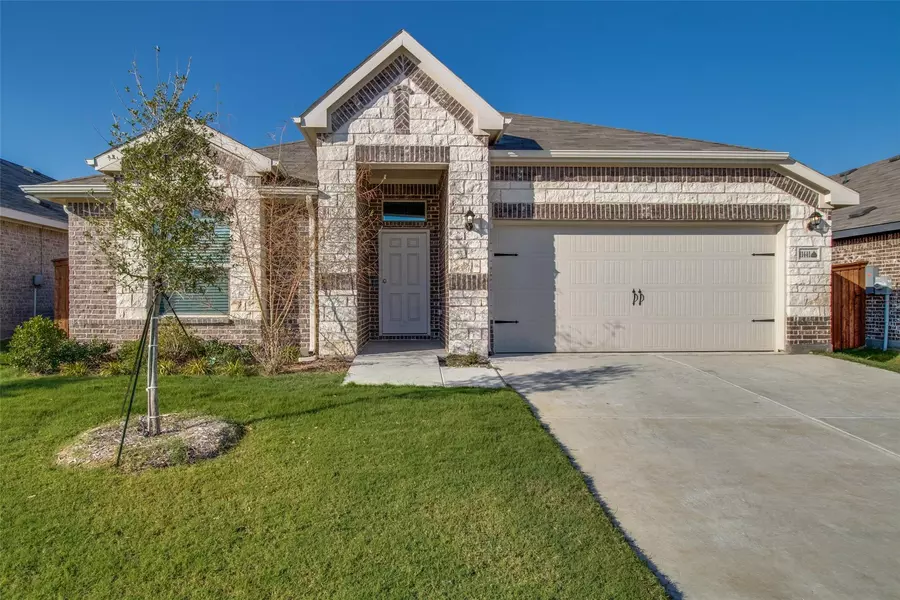 11441 Silver Queen Drive, Aubrey, TX 76227