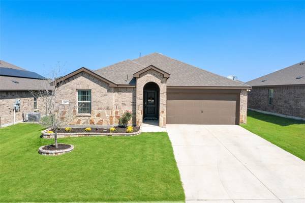 717 English Drive, Aubrey, TX 76227