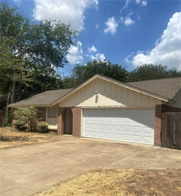 808 Skelly Street, Crowley, TX 76036