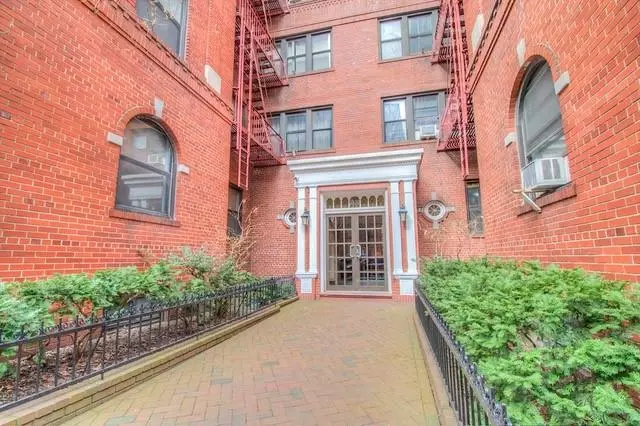 Jackson Heights, NY 11372,3530 73rd ST #2A