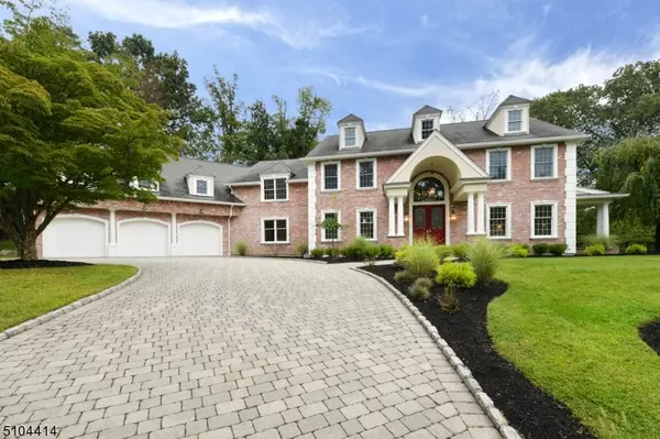 5 Saddle Horn Dr, Upper Saddle River Boro, NJ 07458