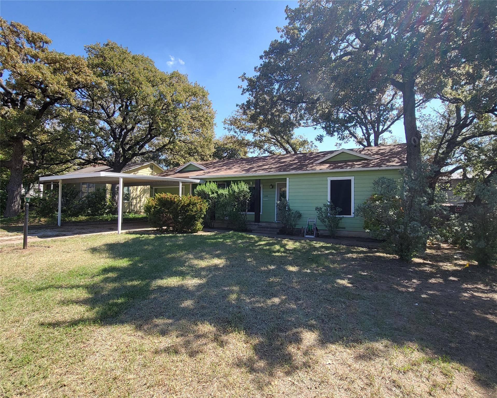 1104 Glenda Drive, Bedford, TX 76022