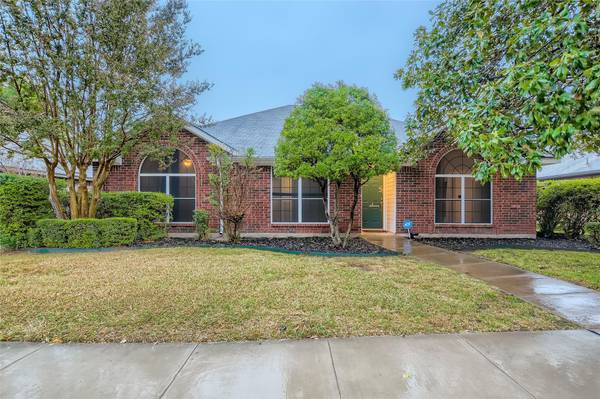 954 Cassion Drive, Lewisville, TX 75067