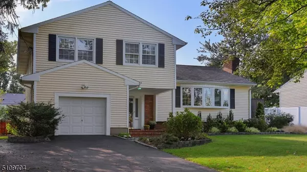 14 Crest Ln, Fanwood Boro, NJ 07023