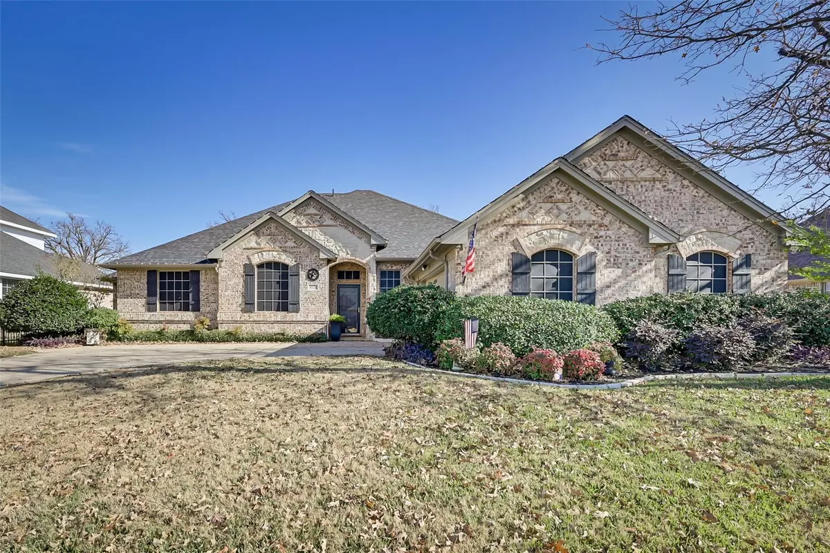 Arlington, TX 76001,8121 Oak Hollow Drive