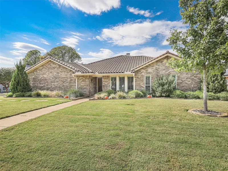 105 Oakmont Drive, Trophy Club, TX 76262