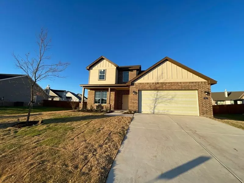 832 Feather Edge Drive, Springtown, TX 76082