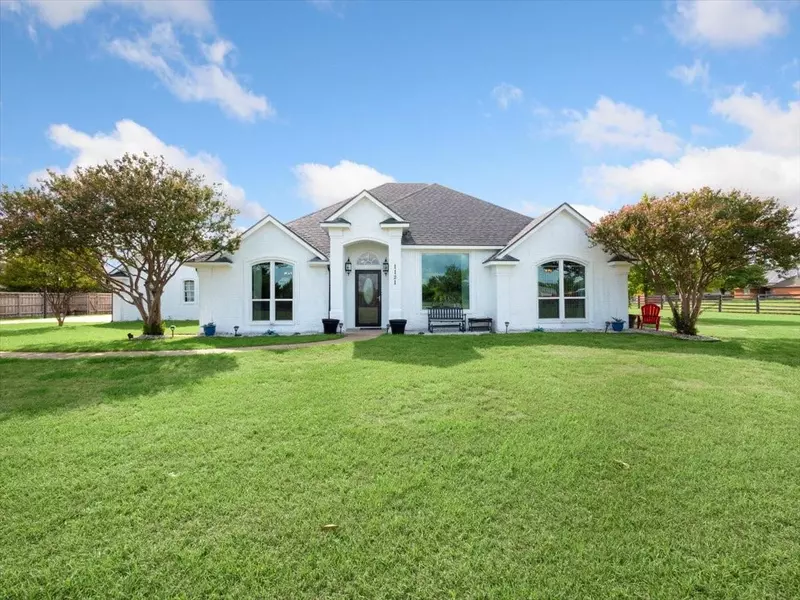 1121 S Joe Wilson Road, Cedar Hill, TX 75104