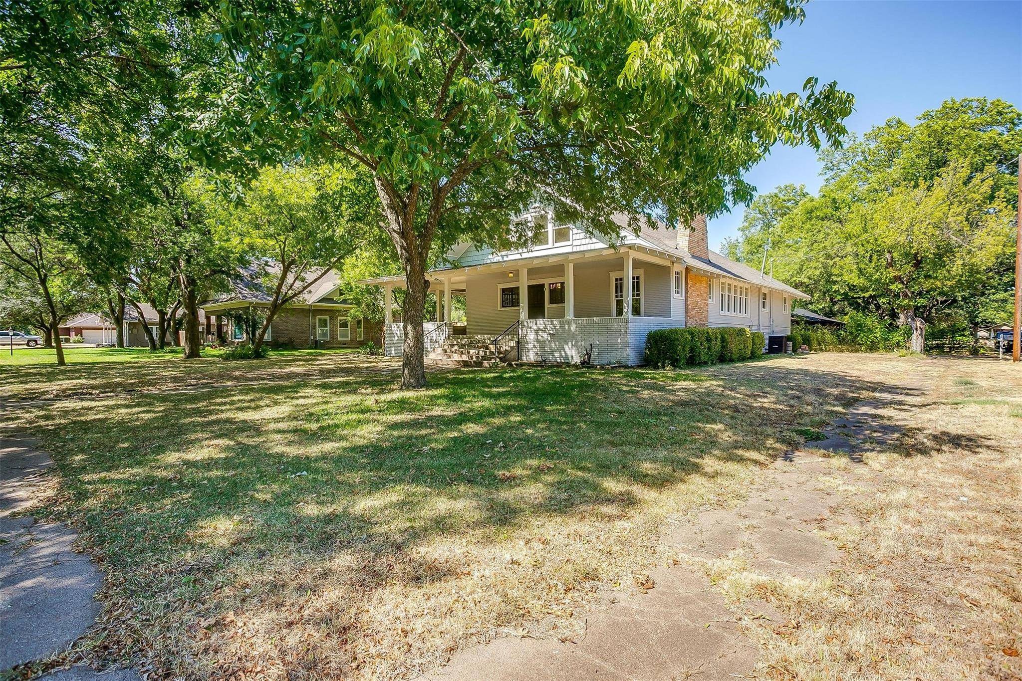 Cleburne, TX 76033,906 Prairie Avenue