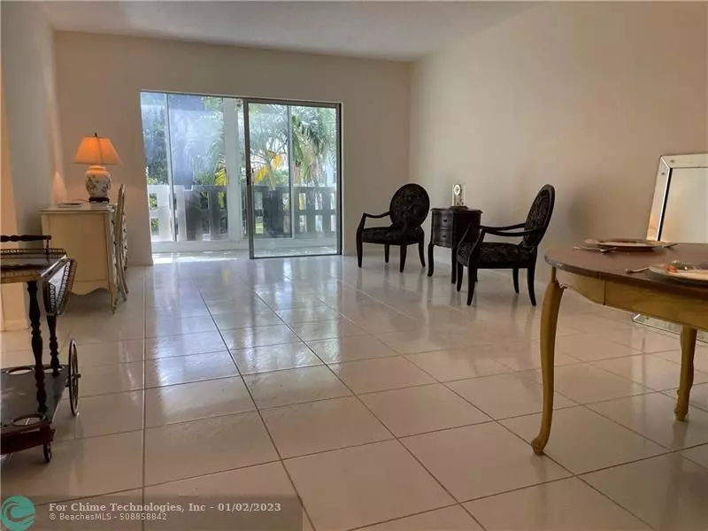 Hollywood, FL 33021,4330 Hillcrest Dr  #207