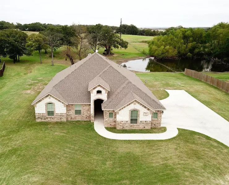 184 Briar Meadows Circle, Azle, TX 76020