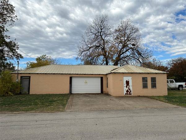 129 N Magnolia Street, Crowley, TX 76036