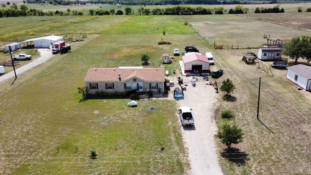 241 Skaggs Lane, Whitewright, TX 75491