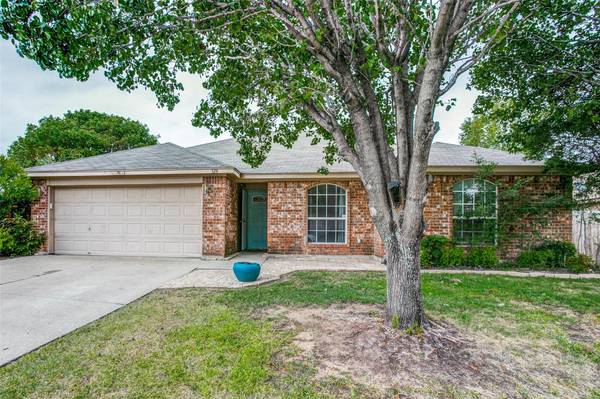 328 Willowstone Trail, Saginaw, TX 76179