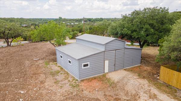 900 Thicket Trail, Granbury, TX 76048