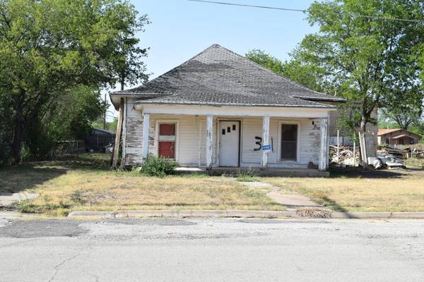 311 CEDAR, Coleman, TX 76834